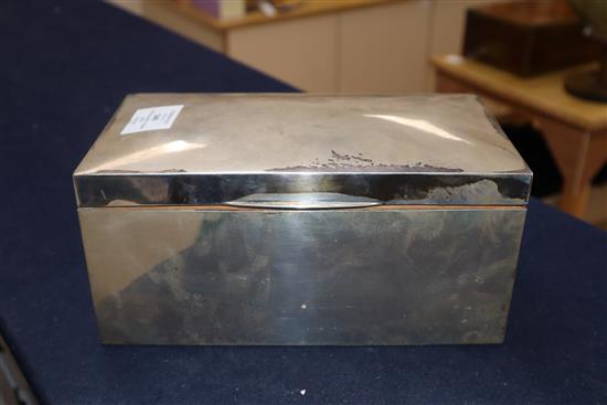 A George V silver cigar box, James Deakin & Sons, Chester, 1918, 25.6cm.